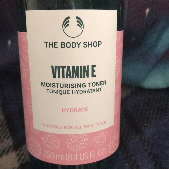 The Body Shop Vitamin E Moisturizing Toner - Picture 2 of 3